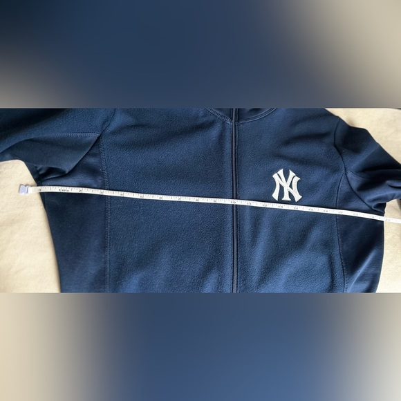 NY Yankees official navy fleece jacket - Picture 5 of 6